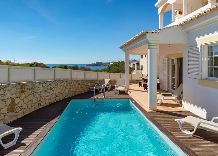 Cecilia 알부페이라