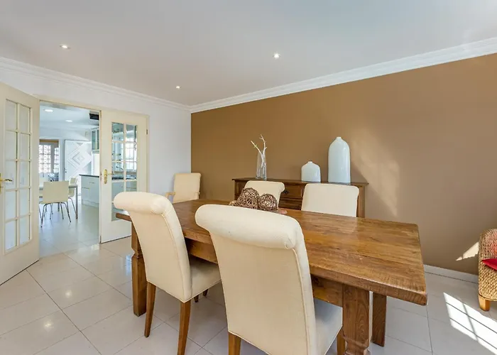 Cecilia 빌라 알부페이라